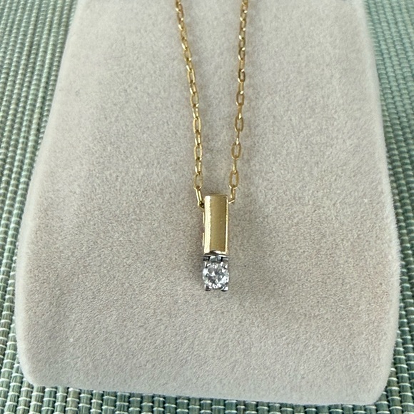 Fine Jewelry Jewelry - 14k Yellow Gold Round Natural Diamond (.14) Pendant & 14k YG 18" Chain